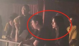 康县网红直播吃瓜,带你领略乡村美食魅力