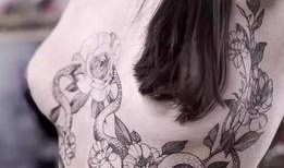 网红吃瓜纹身女孩视频在线观看