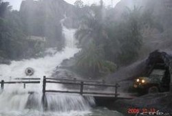 深圳爆料山洪最新消息,深圳山洪突发！最新救援进展及受灾情况通报